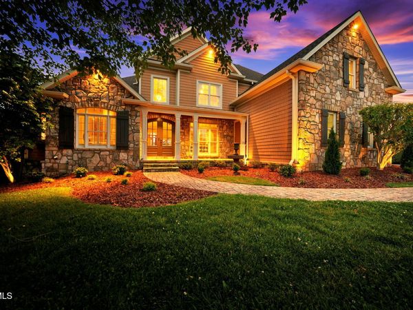122 Sun Chase Court, Johnson City, TN 37615