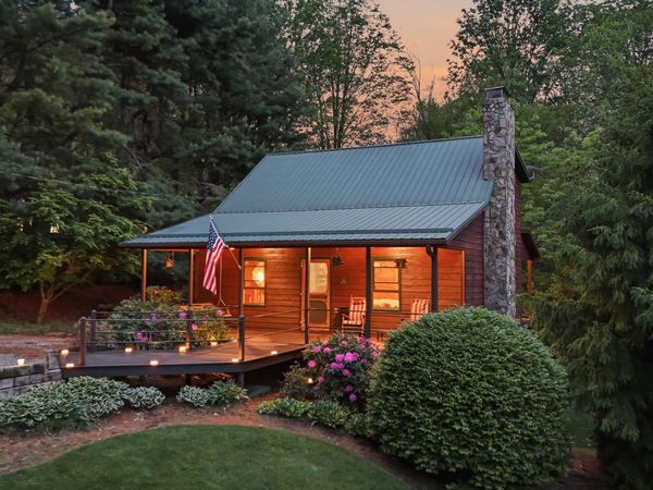 538 Burbank Road, Roan Mountain, TN 37687