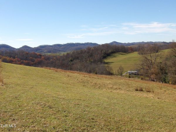 107 Edgewood/Crusenberry Rd Road, Saltville, VA 24370