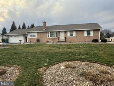 420 HEISERS LANE , CARLISLE, PA 17015