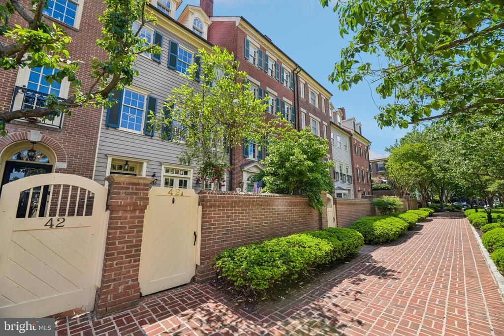 42 Wolfe Street, Unit A, Alexandria, VA 22314 Main Photo