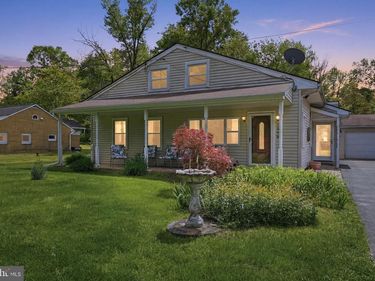 1696 CHESTNUT RIDGE ROAD, UPPER BLACK EDDY, PA 18972