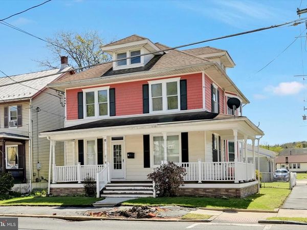 54 E POTTSVILLE STREET , PINE GROVE, PA 17963