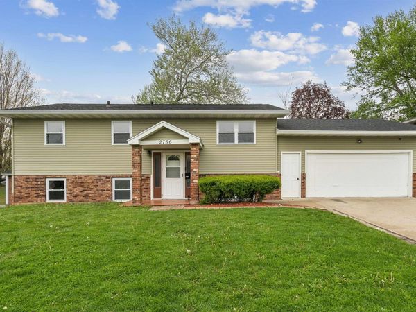 2756 Fairlane Avenue, Waterloo, IA 50702