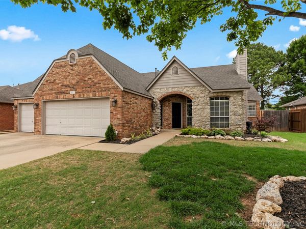 2817 E 102nd Place , Tulsa, OK 74137