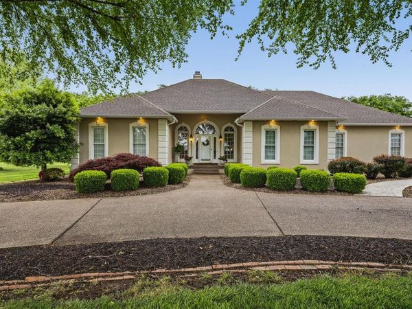 148 Keeneland Court , Bowling Green, KY 42104