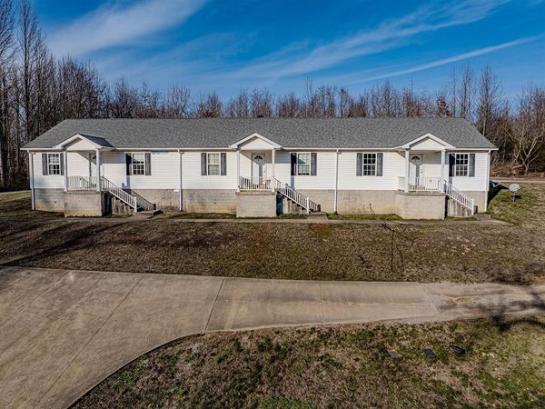 796 Oliver Street , Scottsville, KY 42164