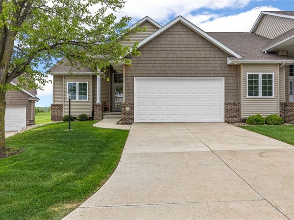 3389 Stone Ct, Marion, IA 52302