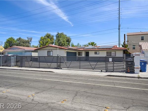213 Shadow Lane, Las Vegas, NV 89106