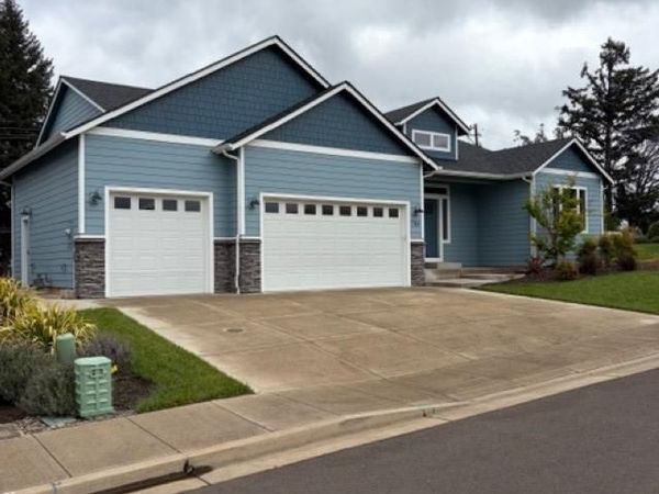704 NW George Ct, Sublimity, OR 97385