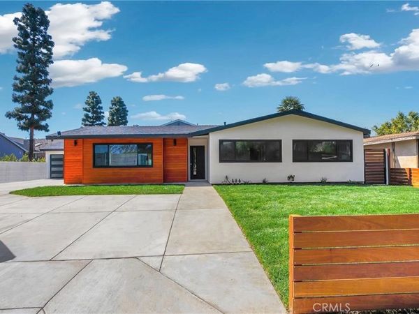 335 University, Costa Mesa, CA 92627