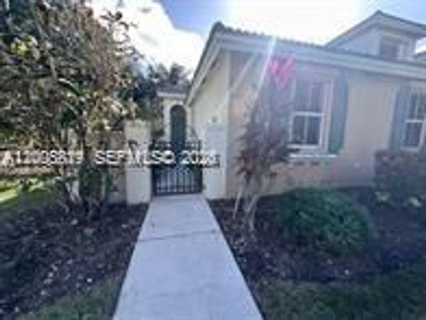 4268 NE 9th St , Homestead, FL 33033
