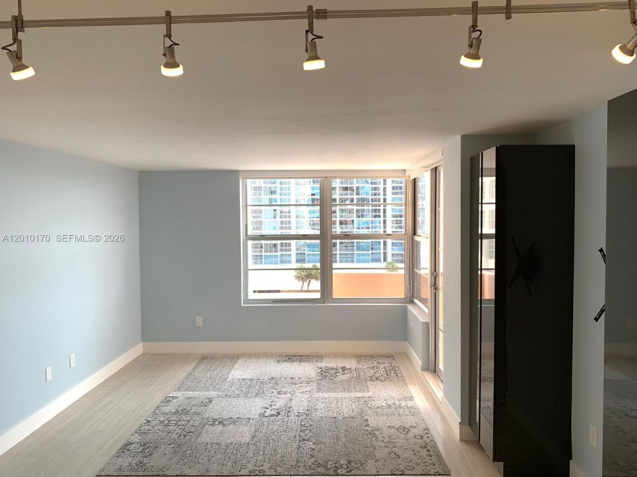2899 Collins Ave, Unit 724, Miami Beach, FL 33140 Photo