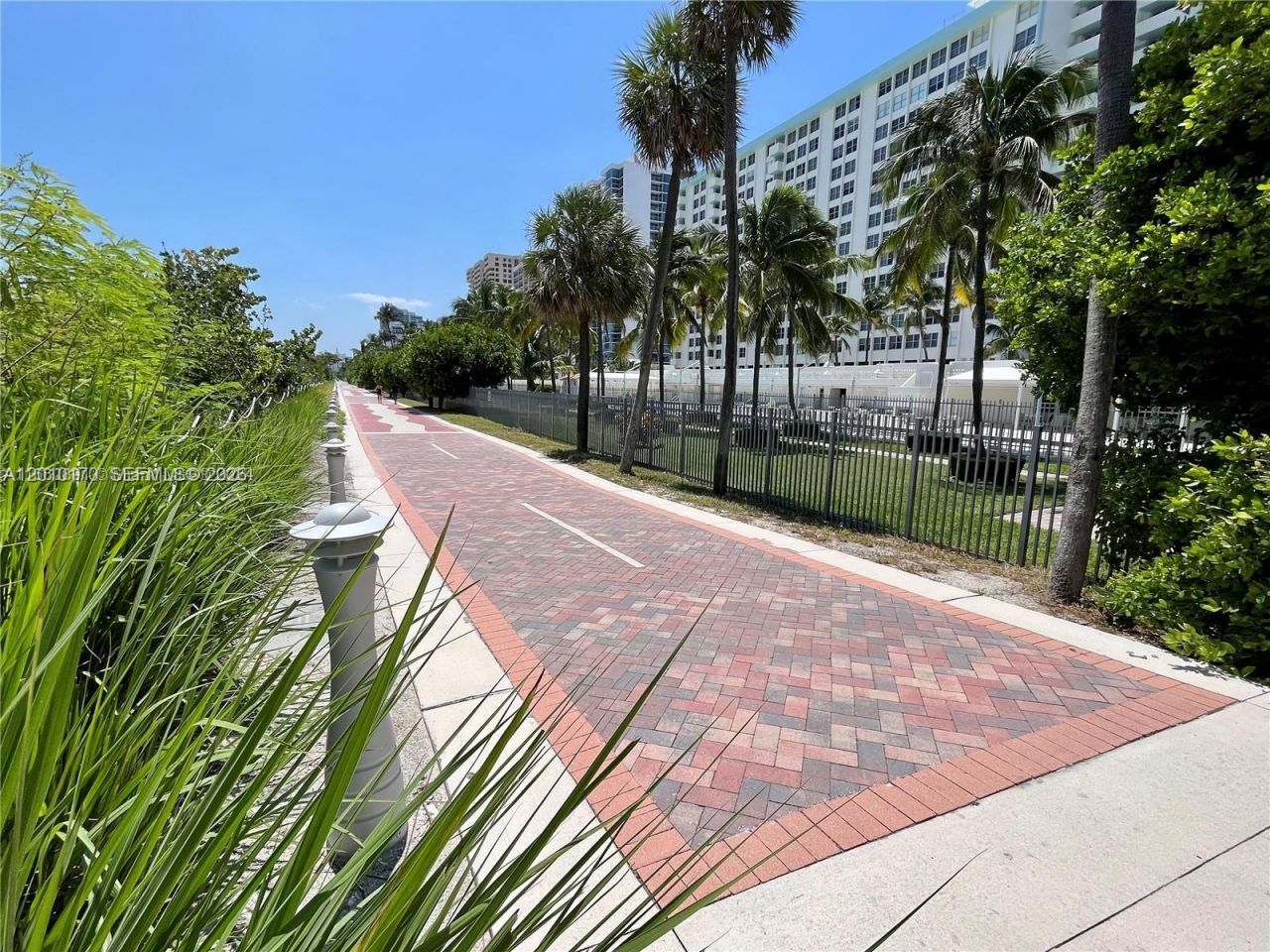 2899 Collins Ave, Unit 724, Miami Beach, FL 33140 Photo