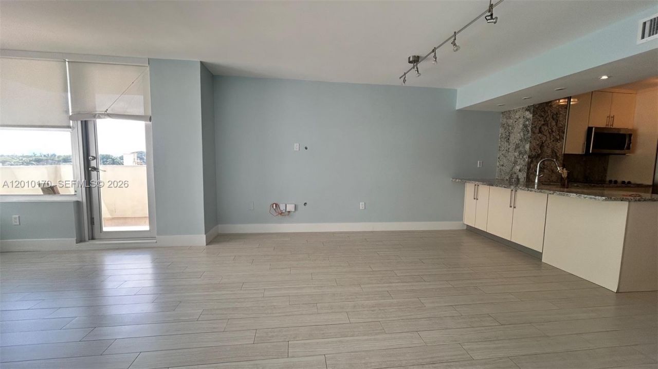 2899 Collins Ave, Unit 724, Miami Beach, FL 33140 Photo