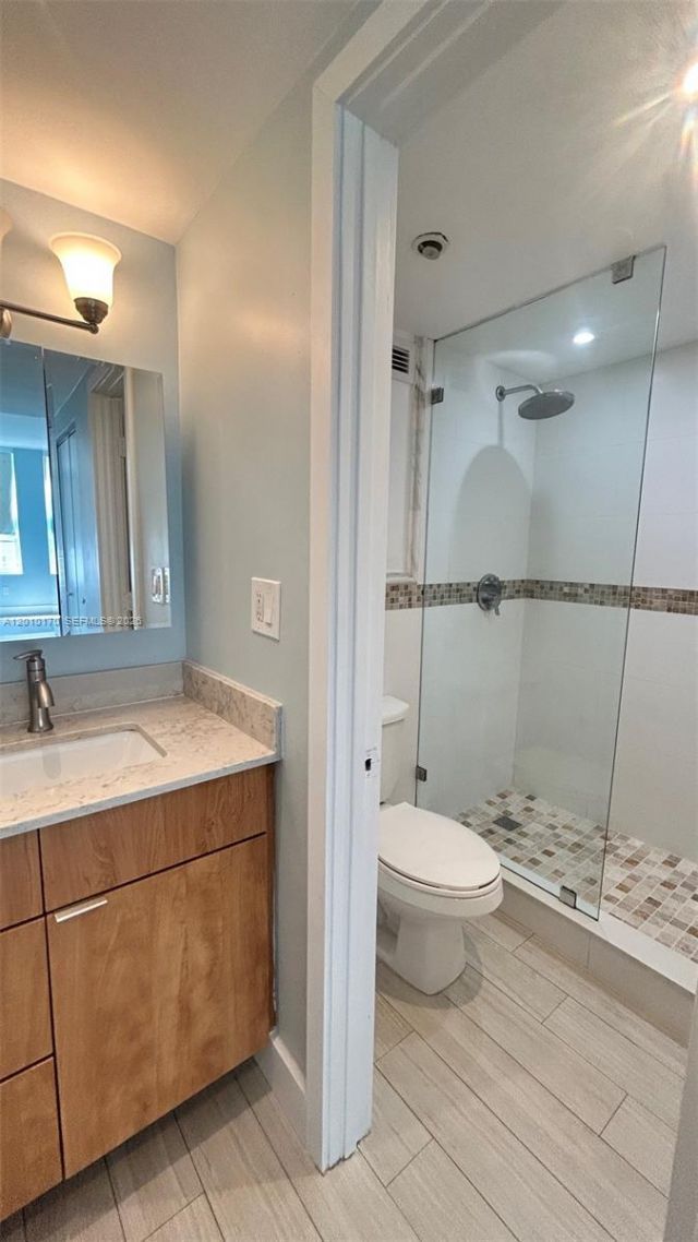 2899 Collins Ave, Unit 724, Miami Beach, FL 33140 Photo
