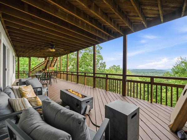 126 E Villena Drive, Hot Springs Village, AR 71909