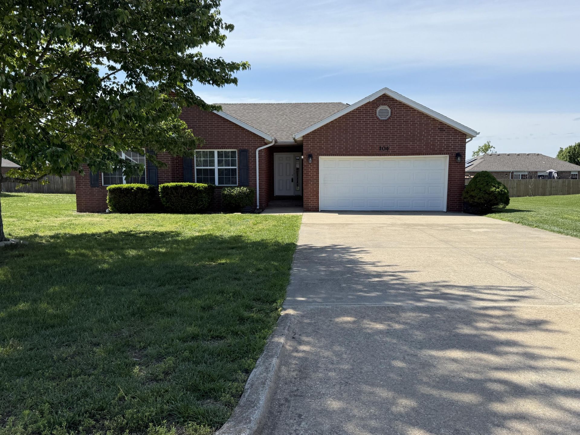 104 E Comanche Court, Strafford, MO 65757 Main Photo