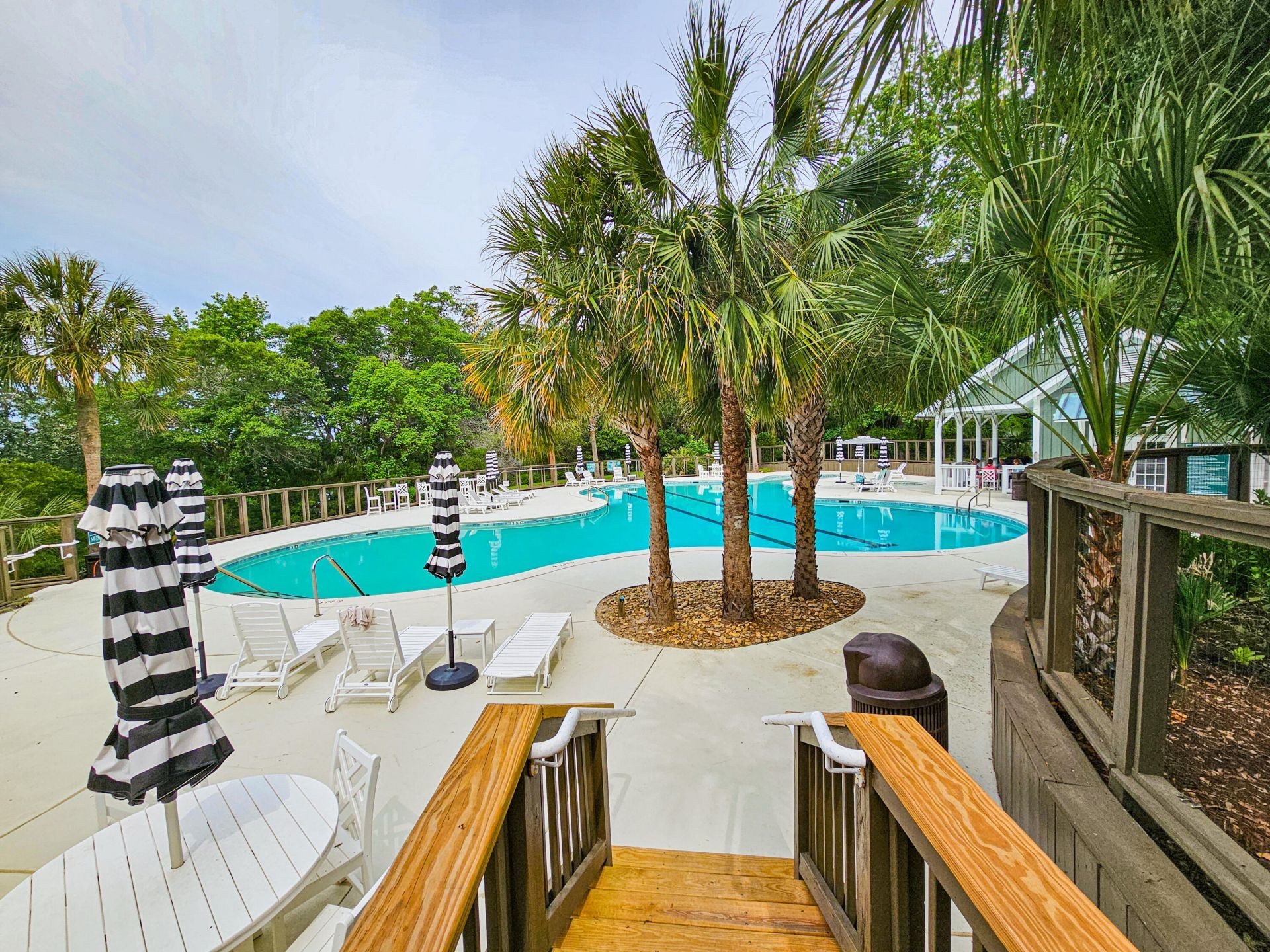 17 Blake Lane Photo 43
