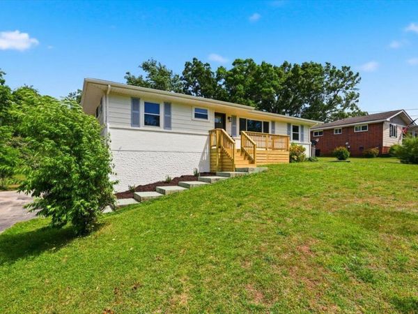 1012 W Lewis Street, Rossville, GA 30741