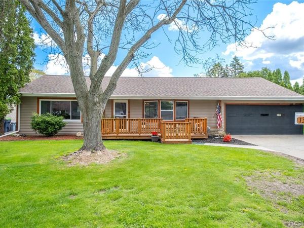 1316 Coolidge Avenue, Saginaw Twp, MI 48638