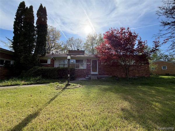 28147 Wildwood Trail, Farmington Hills, MI 48336