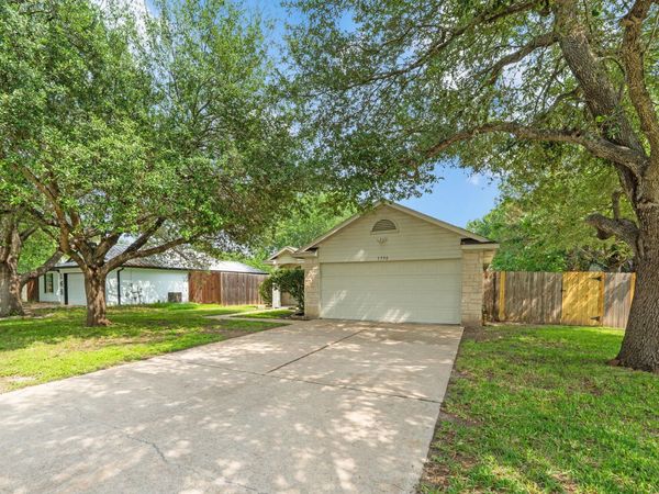 1590 Brandi CIR, Kyle, TX 78640