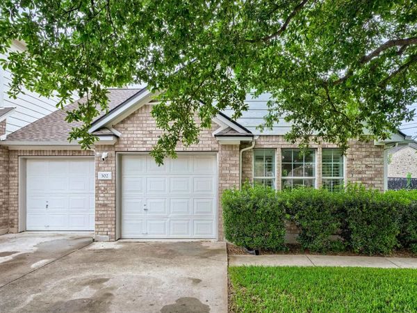 302 Ryan LN , Georgetown, TX 78628
