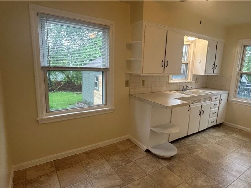 233 E Main Street, Girard, OH 44420 Photo 2