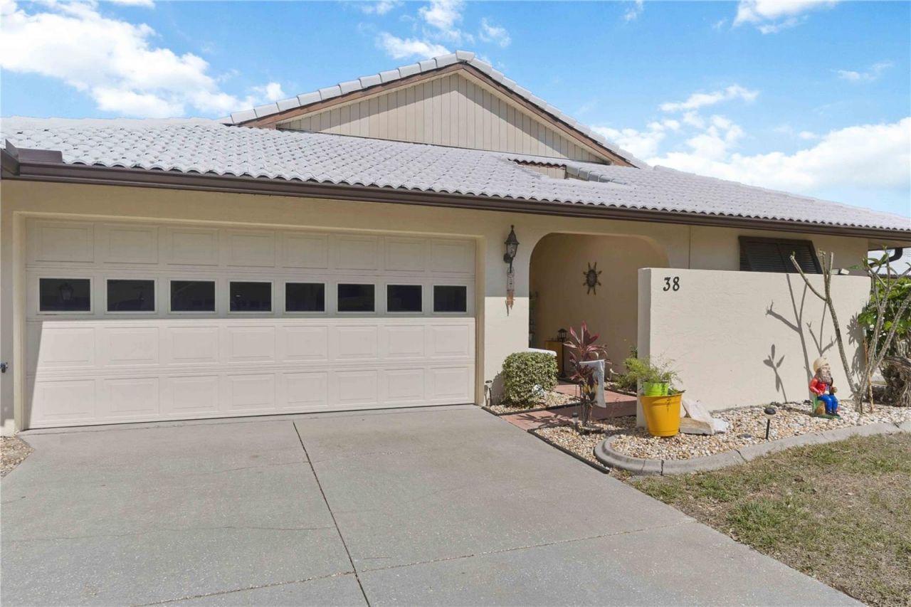 38 Pebble Rock Drive , Venice, FL 34293 Photo