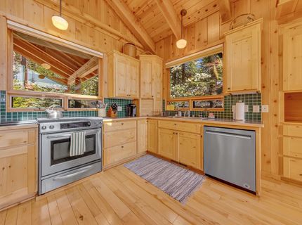 600 Peninsula Drive , Lake Almanor, CA 96137 Photo