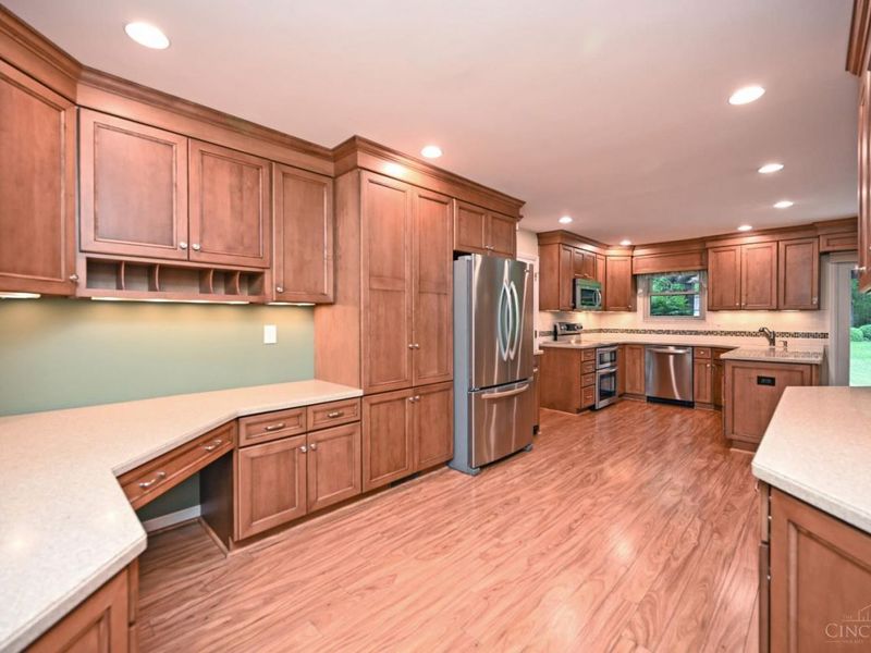 871 Meadow Ridge Drive, Union Twp, OH 45245 Photo 5