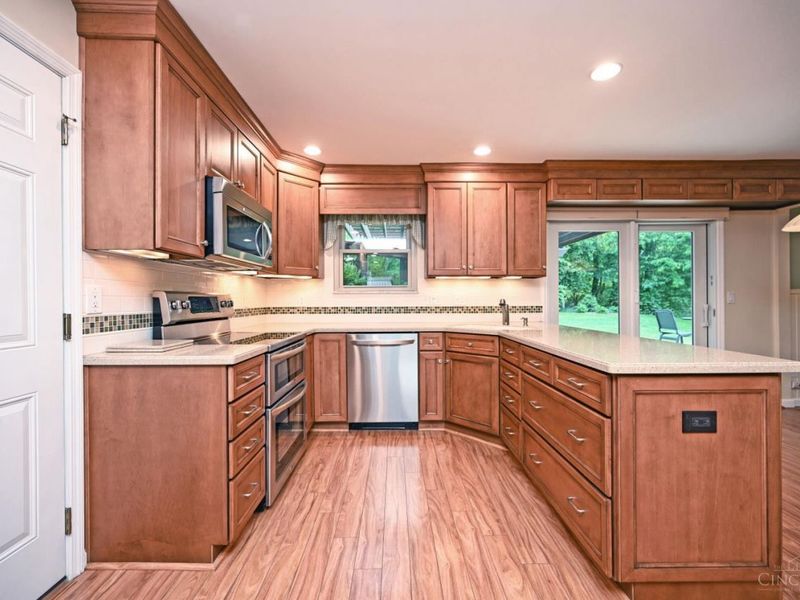 871 Meadow Ridge Drive, Union Twp, OH 45245 Photo 6