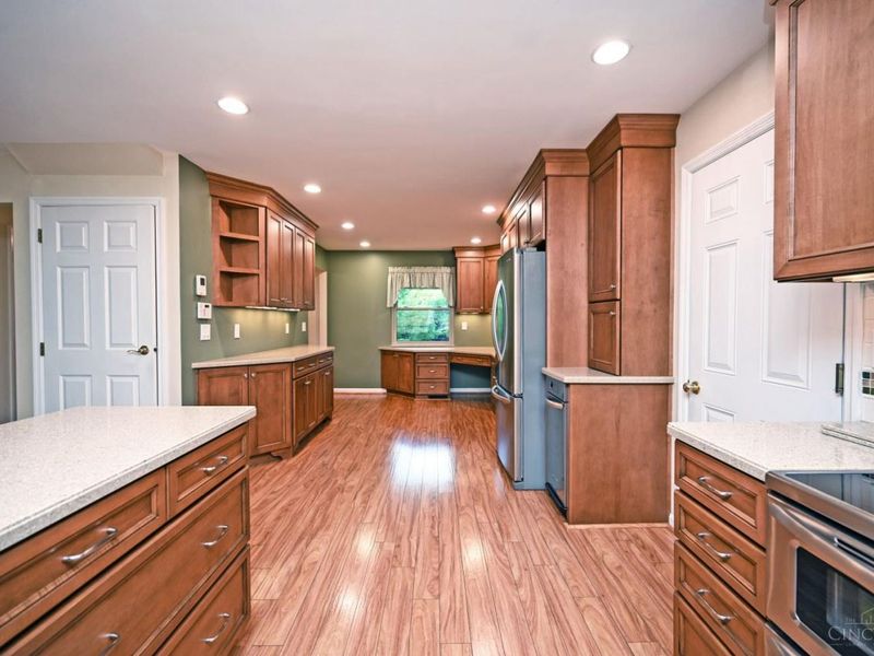 871 Meadow Ridge Drive, Union Twp, OH 45245 Photo 7