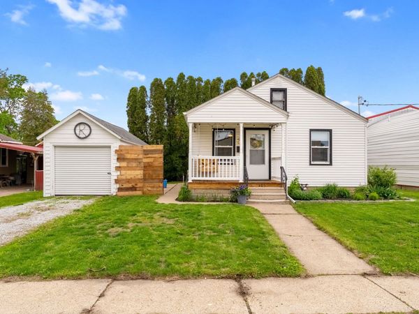 105 S Russell Avenue , Geneseo, IL 61254
