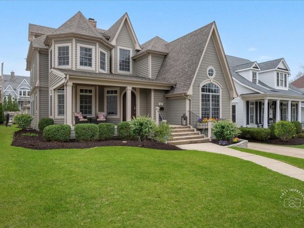 427 S Sleight Street , Naperville, IL 60540