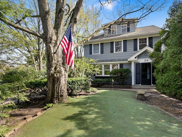 46 Washington Circle, Lake Forest, IL 60045