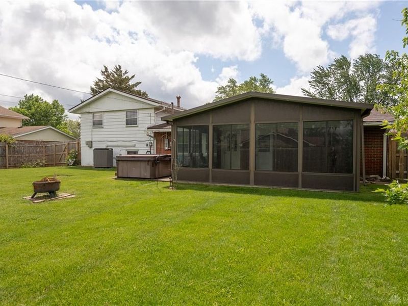281 Fairway Drive, Fairborn, OH 45324 Photo 7