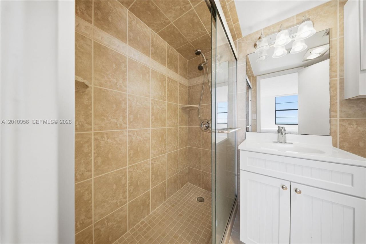 2000 Coco Plum Dr, Unit 601, Marathon, FL 33050 Photo