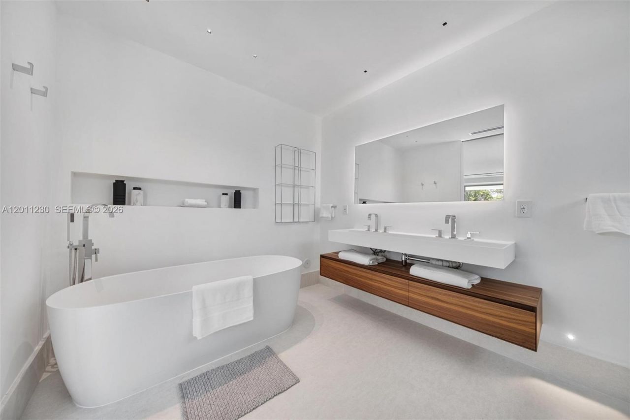 3280 Lake Ridge Lane, Weston, FL 33332 Photo