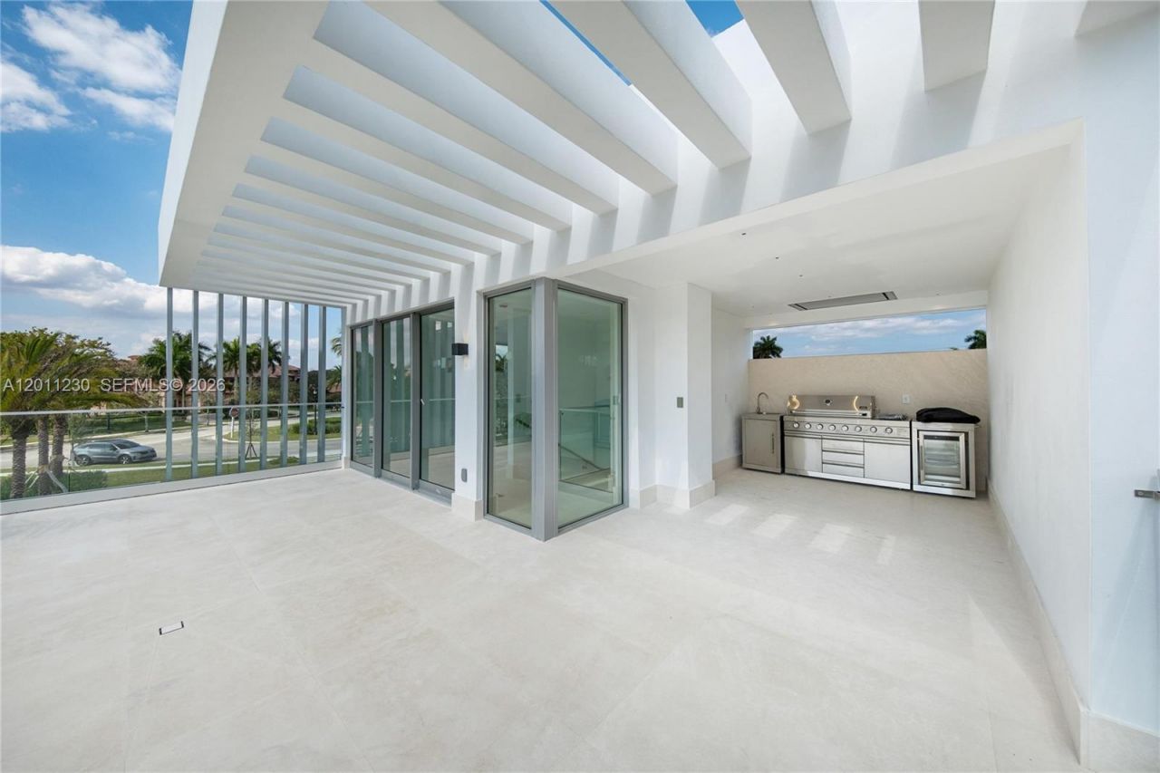 3280 Lake Ridge Lane , Weston, FL 33332 Photo