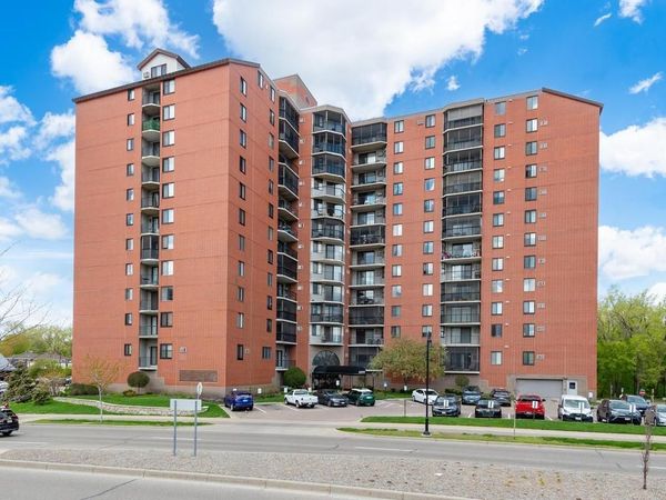 6500 Woodlake Drive, Unit 914, Richfield, MN 55423