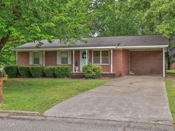 105 Meadowbrook Drive , Martin, TN 38237