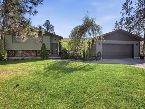 28504 N N Cottonwood Rd Rd, Chattaroy, WA 99003