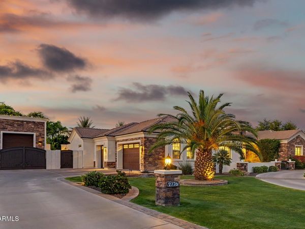 2776 E TAURUS Place, Chandler, AZ 85249