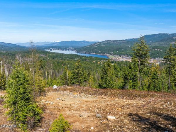 831 Outlook RD, Cocolalla, ID 83813