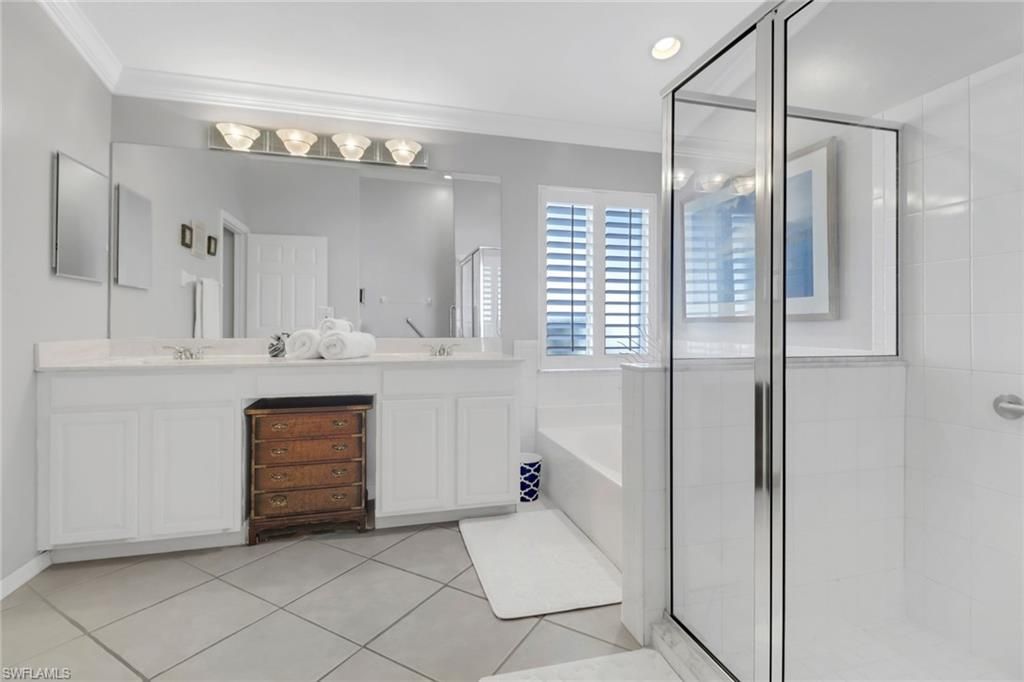 7477 Lourdes Ct , Naples, FL 34104 Photo