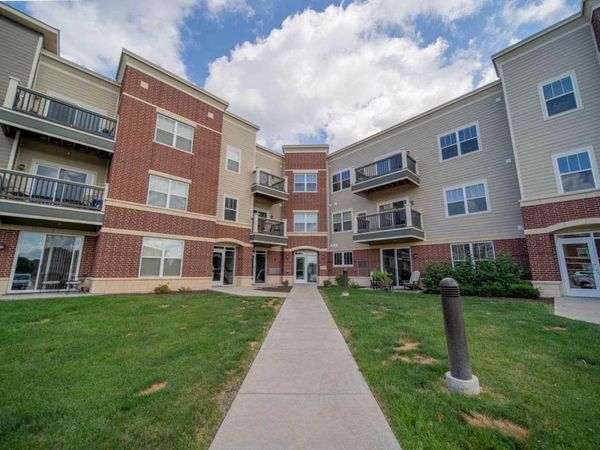5194 Sassafras Drive, Unit 307, Fitchburg, WI 53711