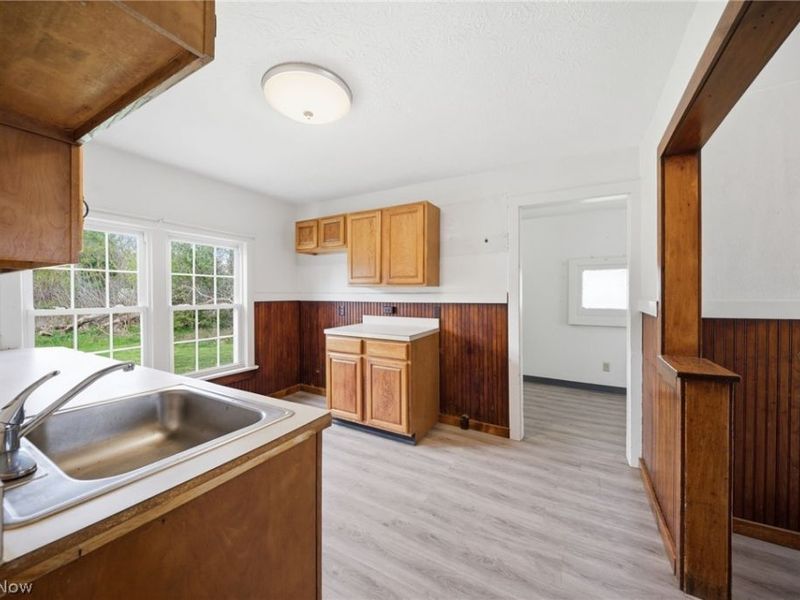 57 W Union Street , Geneva, OH 44041 Photo 9