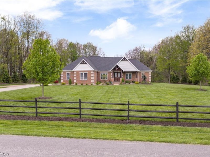 8622 Hunters Ridge Run, Wadsworth, OH 44281 Photo 2